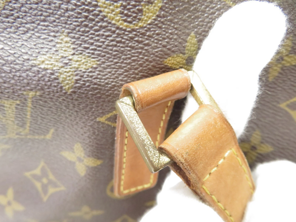 $1,650 2002 Louis Vuitton Monogram Cabas Mezzo AR0022