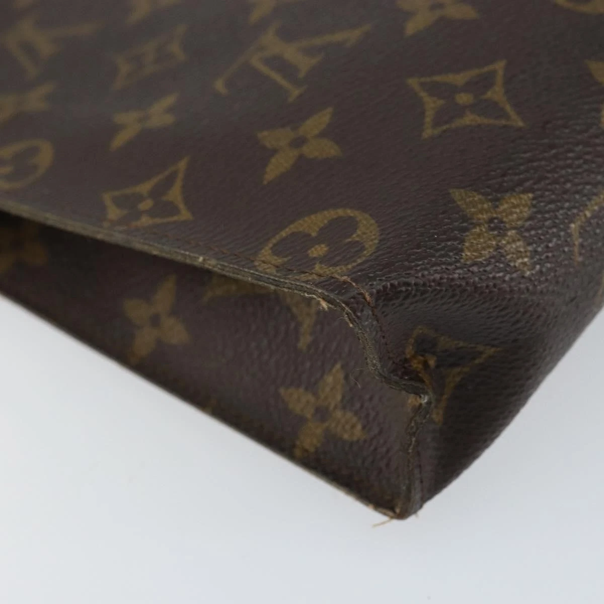 $760 LOUIS VUITTON Monogram Toiletry Pouch 26 France