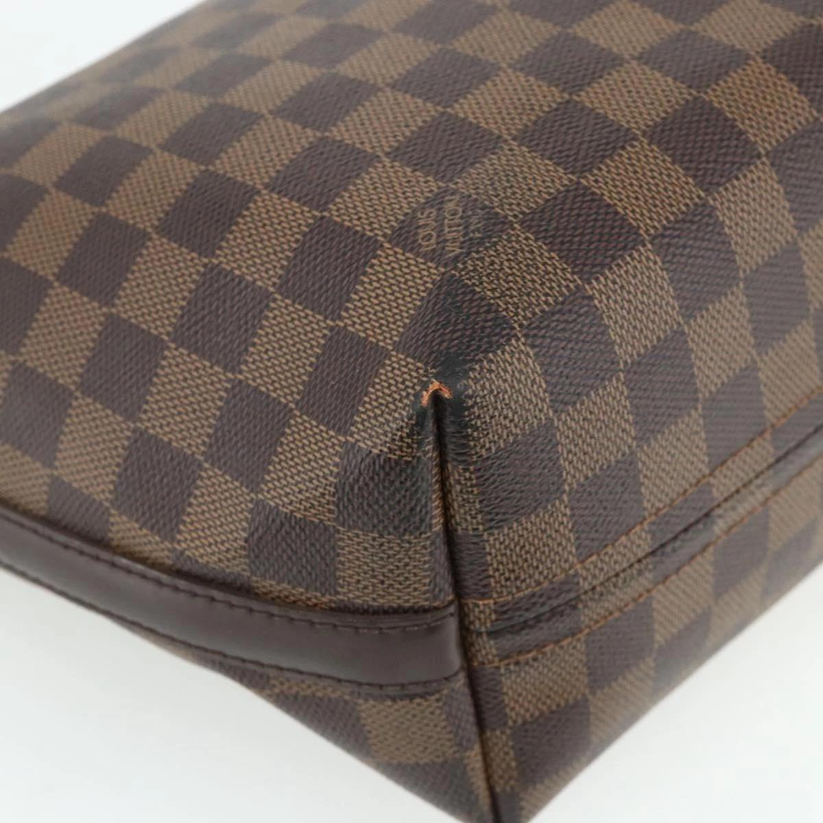 $1050 2005 LOUIS VUITTON Damier Ebene Illovo MM Shoulder Bag AR0065
