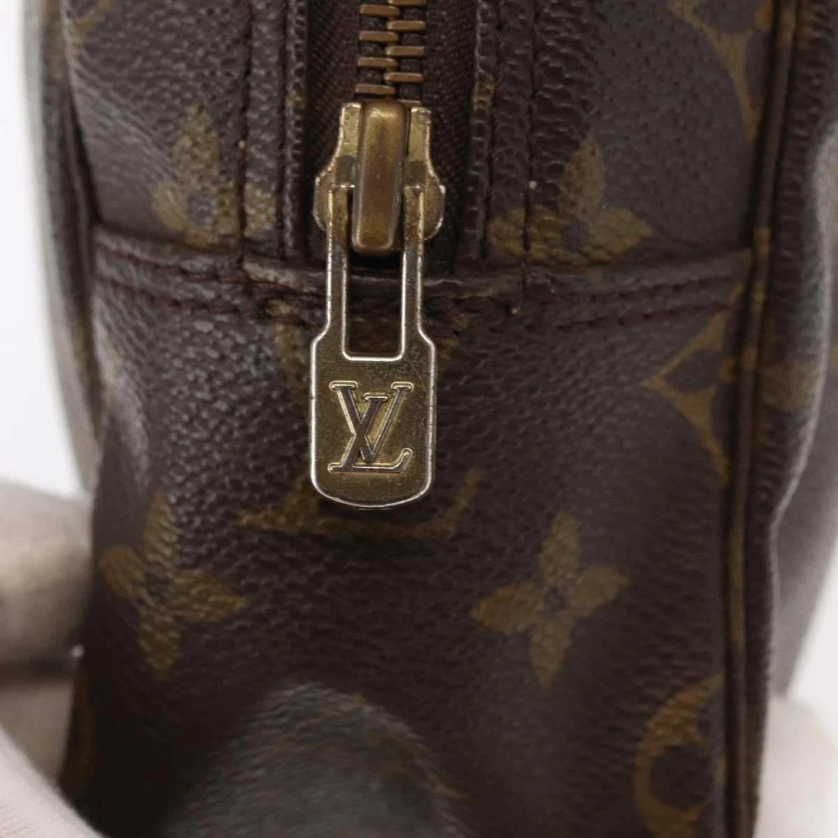 $600 1990 LOUIS VUITTON Monogram Trousse Toilette 28 Clutch Bag NO0930