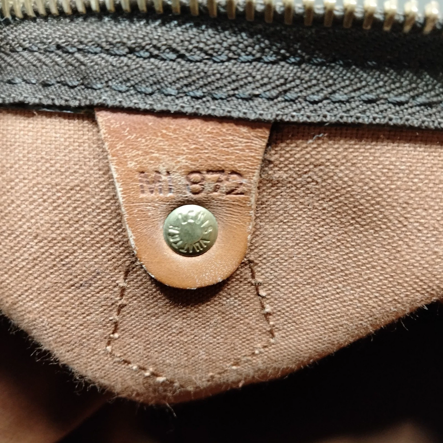 $1490 1987 Louis Vuitton Monogram Speedy 25 MI872