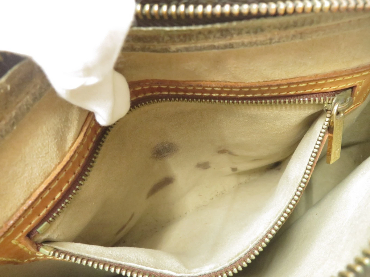 $1,380 2003 Louis Vuitton Monogram Looping MM FL0033