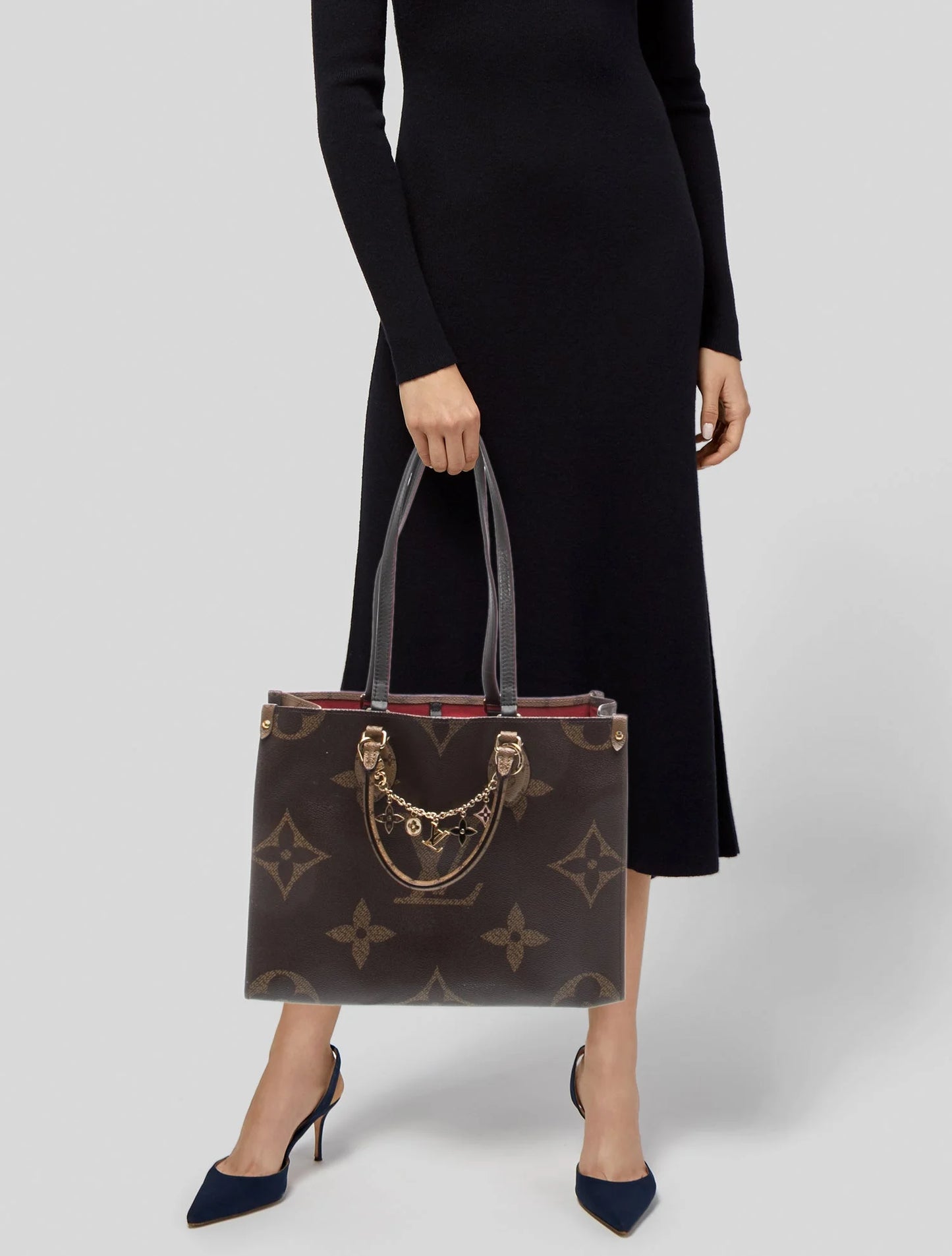 $3300 Louis Vuitton Reverse Monogram Giant Onthego MM