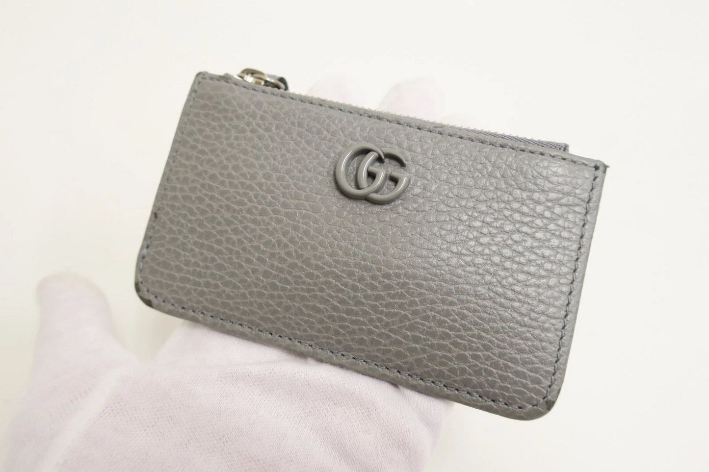 $375 Gucci Dollar Calfskin Enamel Monochrome GG Marmont Key Case Card Holder