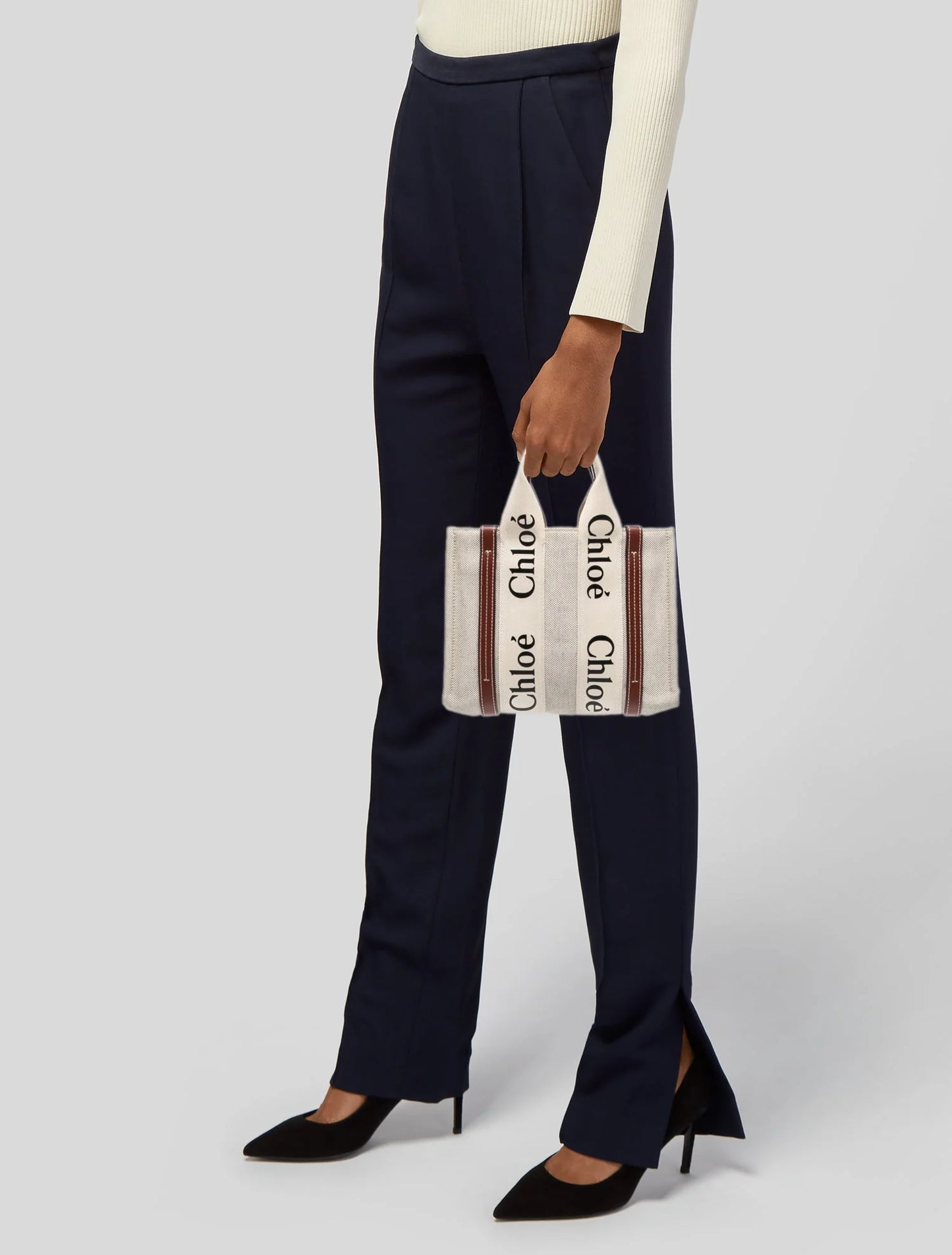 $1350 Chloe Linen Calfskin Small Woody Ribbon Tote White Black