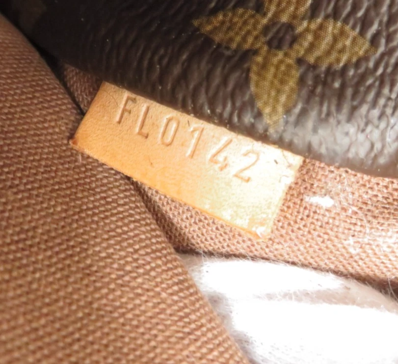 $1,590 2012 Louis Vuitton Monogram Totally MM SD2122
