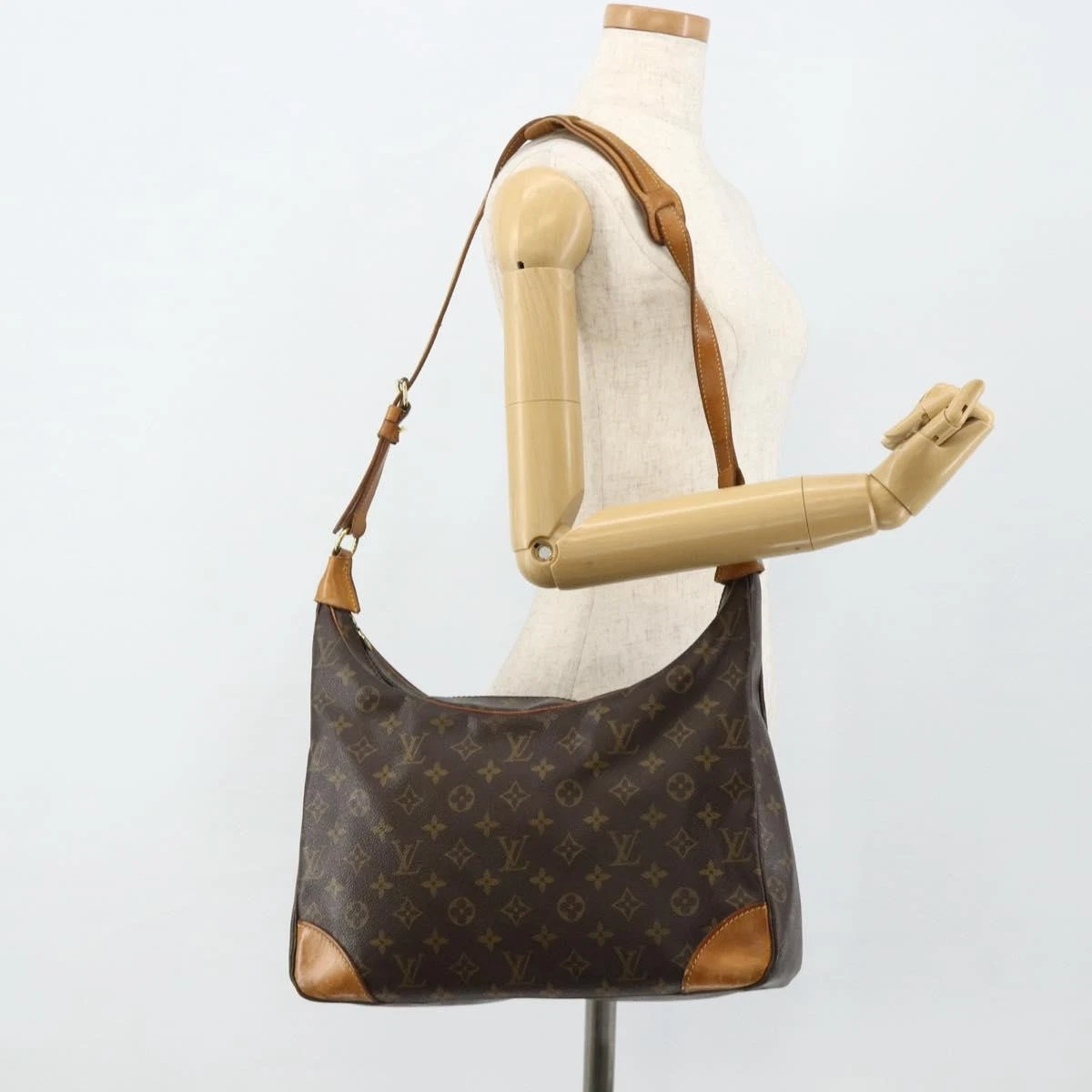 $1,450 1995 Louis Vuitton Monogram Boulogne 35 Shoulder Bag AS0995