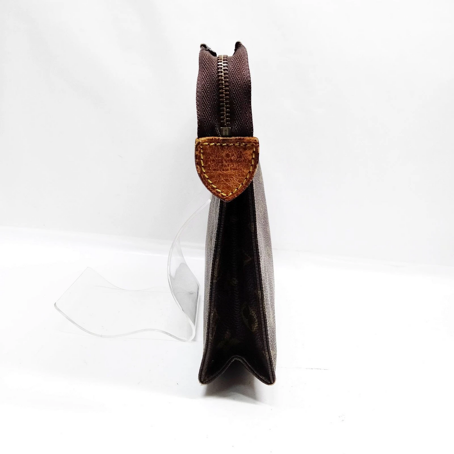 $760 1995 Louis Vuitton Toiletry 26 Brown Monogram TH8905