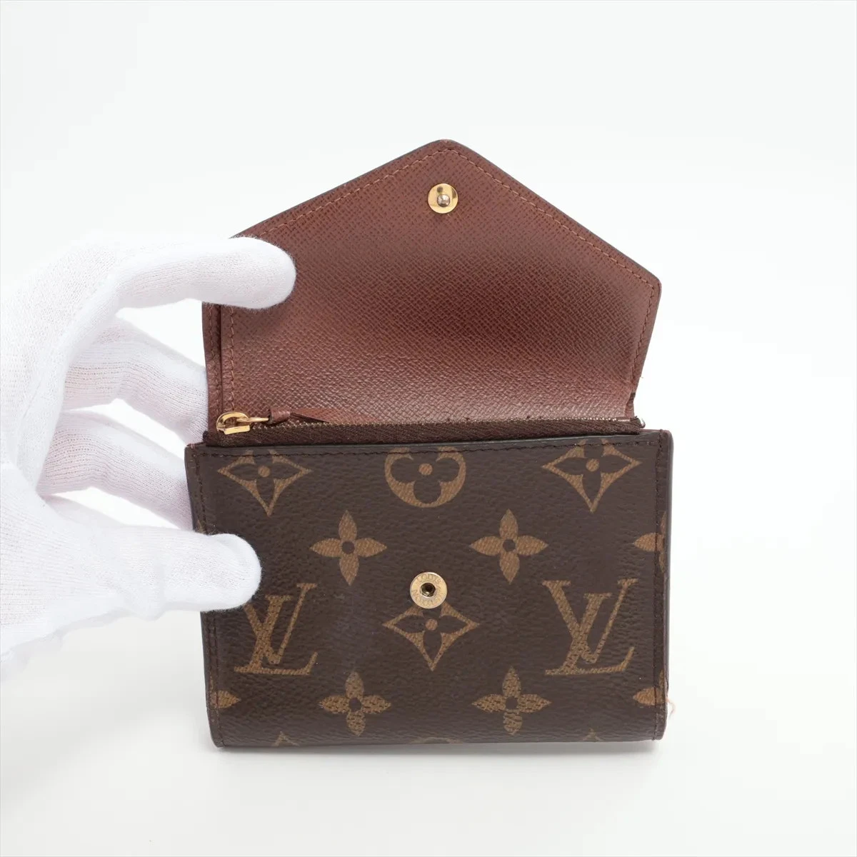 $605 2019 Louis Vuitton Monogram Victorine Wallet NZ1199
