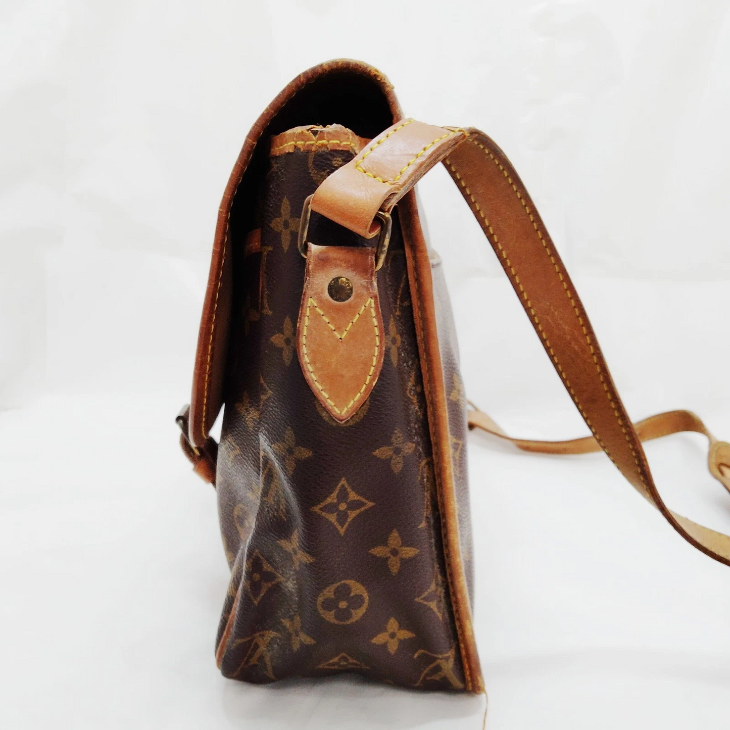 $1550 1992 Louis Vuitton Monogram Sac Gibeciere GM AR0992