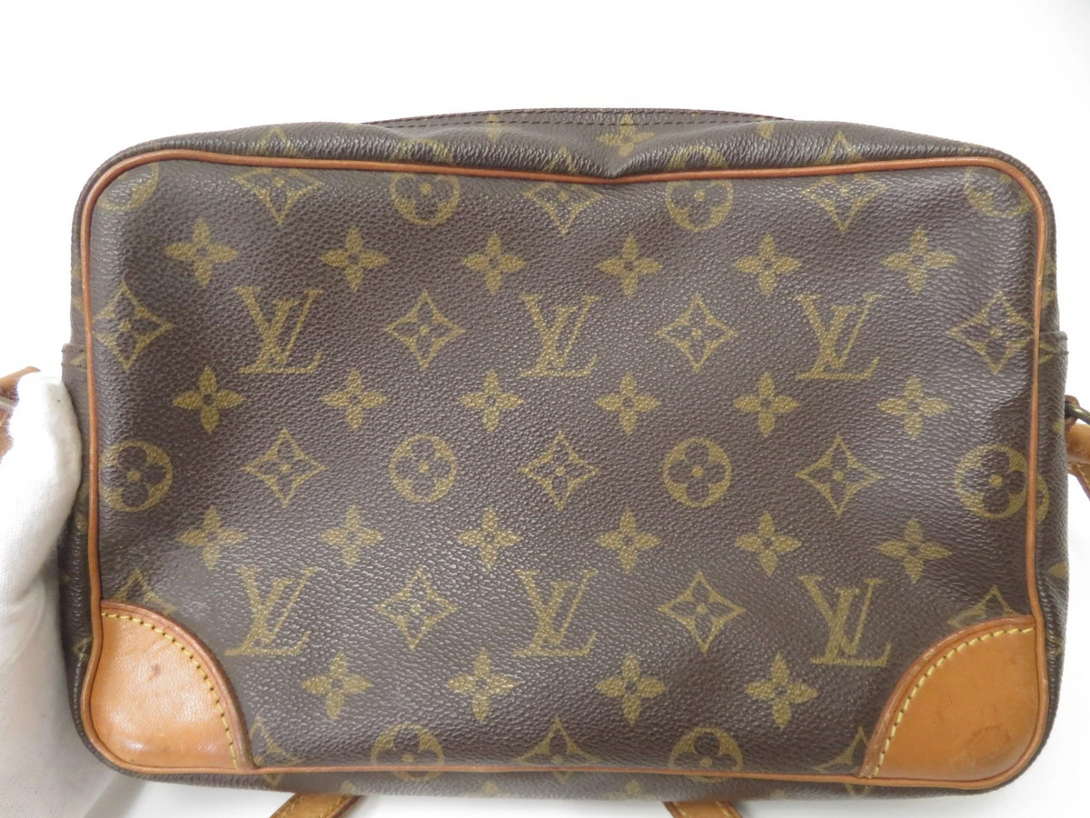 $1,450 2001 Louis Vuitton Monogram Trocadero 27 TH0011