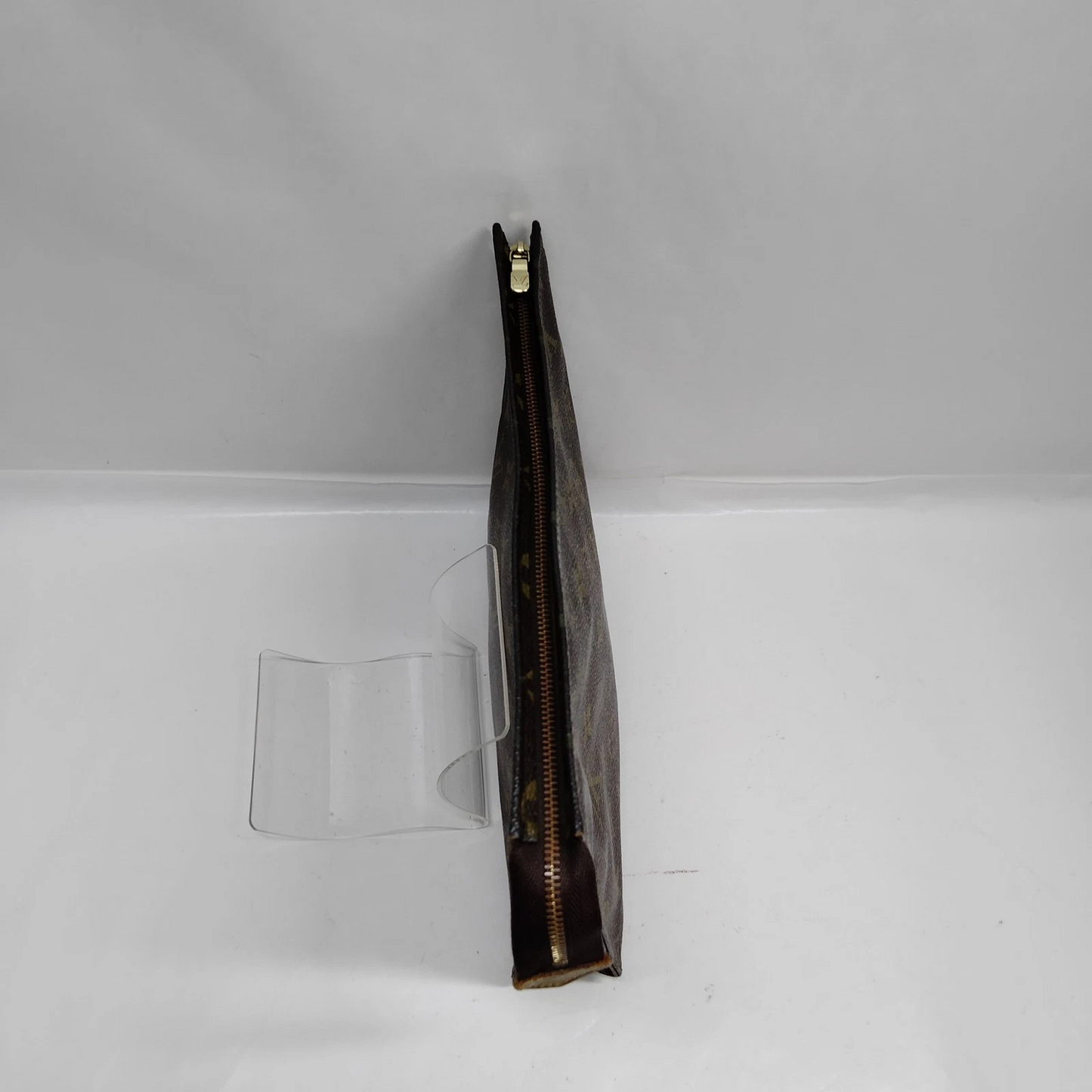$760 1995 Louis Vuitton Toiletry 26 Brown Monogram TH8905
