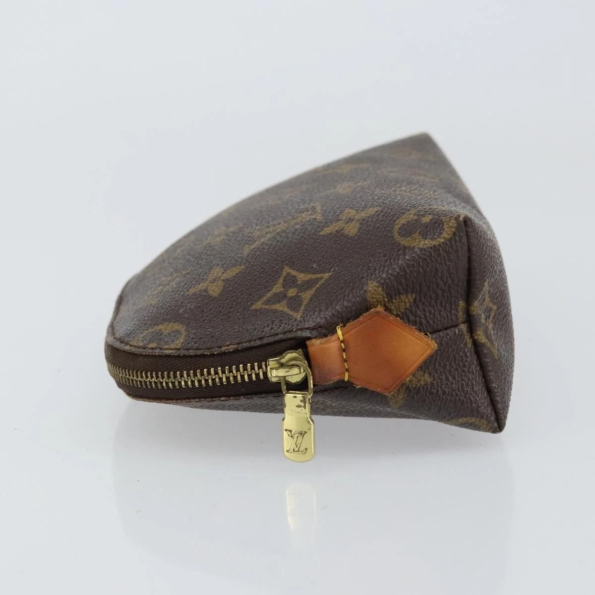 $620 2001 Louis Vuitton Monogram Cosmetic Pouch CA1021