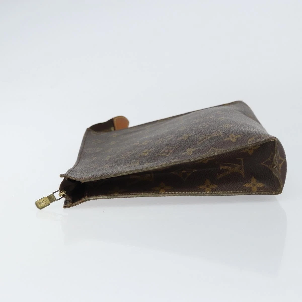 $760 LOUIS VUITTON Monogram Toiletry Pouch 26 France
