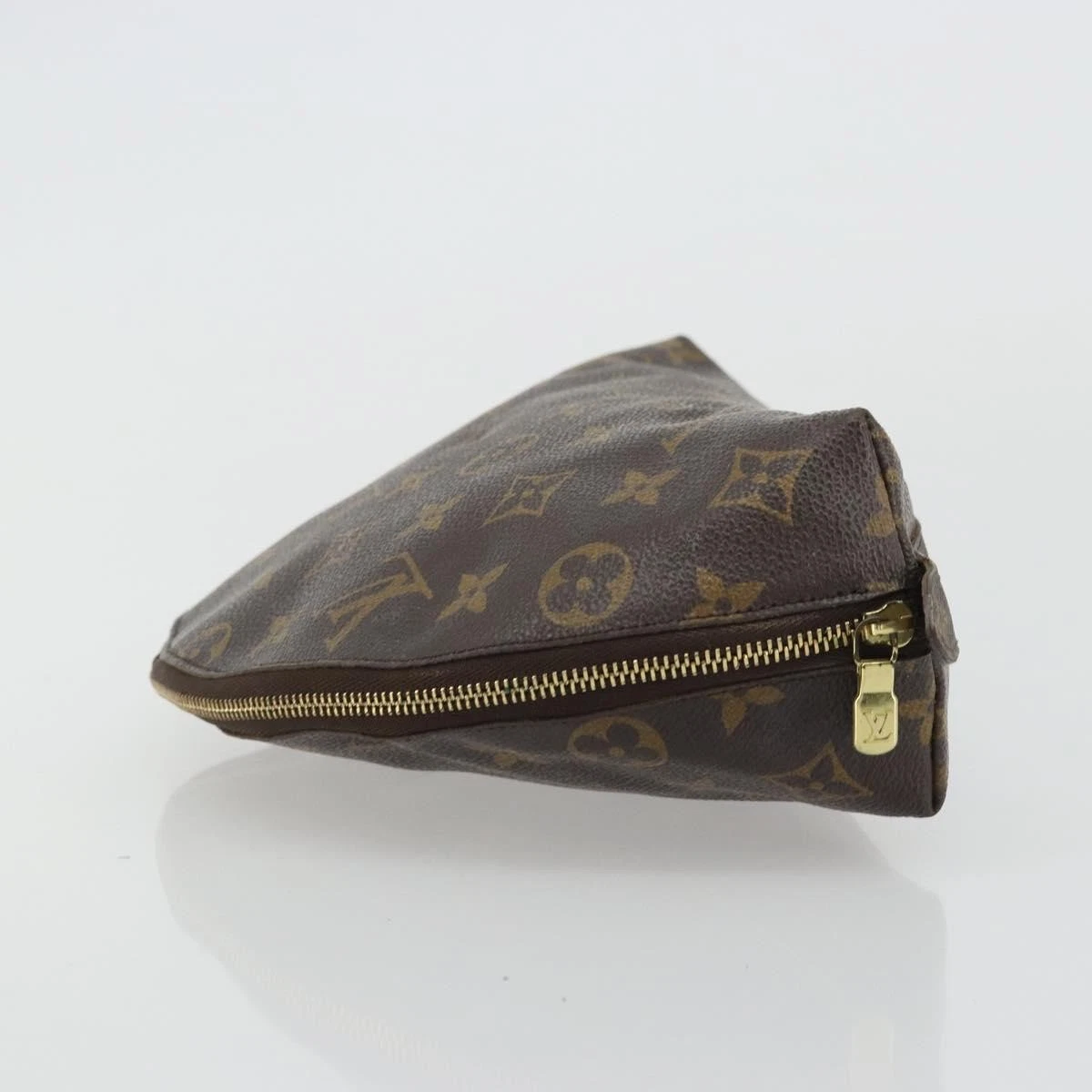 $620 2002 LOUIS VUITTON Monogram Trousse Demi Ronde TH0092