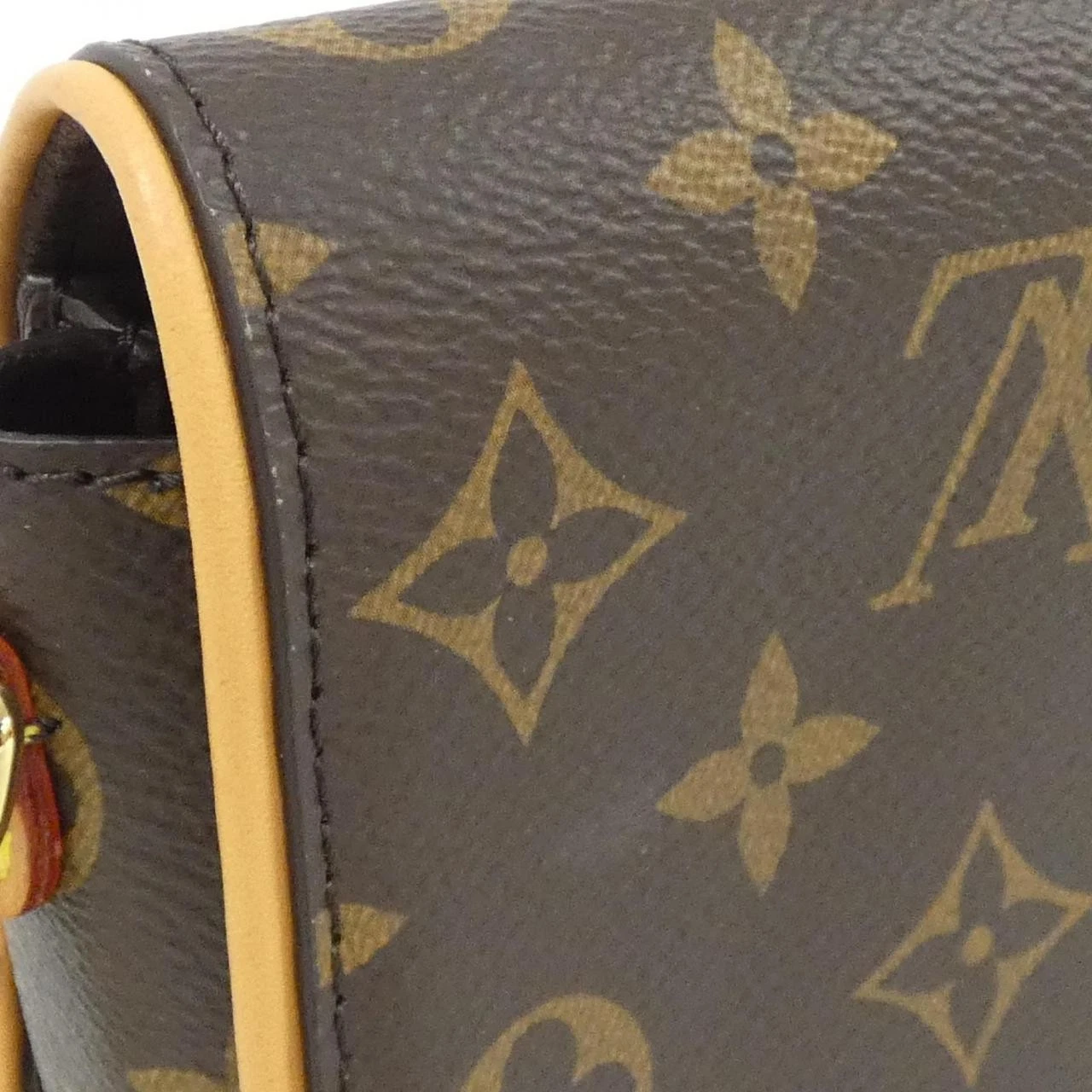 $1680 RFID Louis Vuitton Monogram Pochette Camille Crossbody