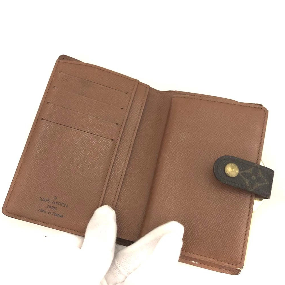 $750 1997 Louis Vuitton French Kisslock Monogram Compact Wallet MI0977