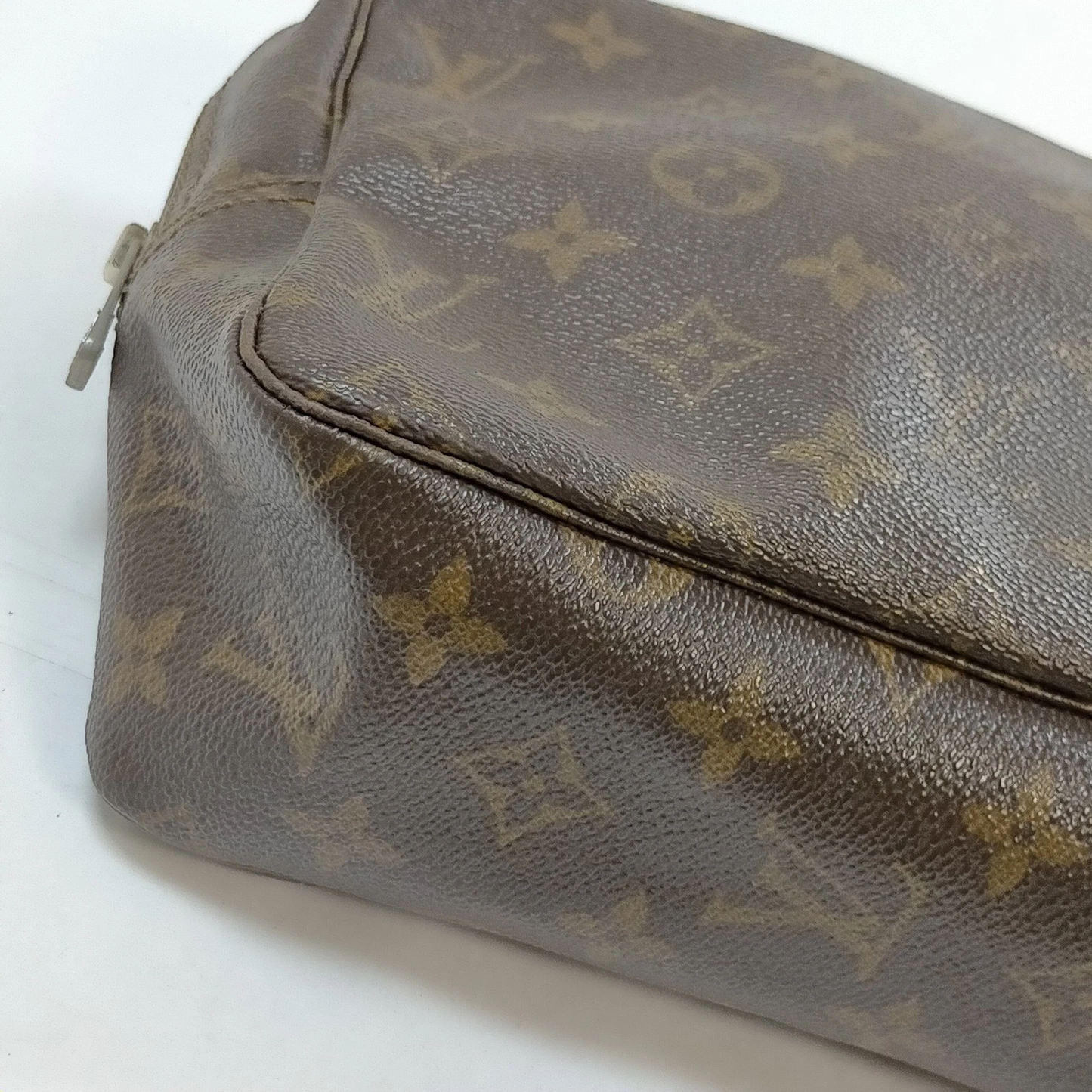 $600 1984 Louis Vuitton Cosmetic Pouch Trousse Toilette 28 844