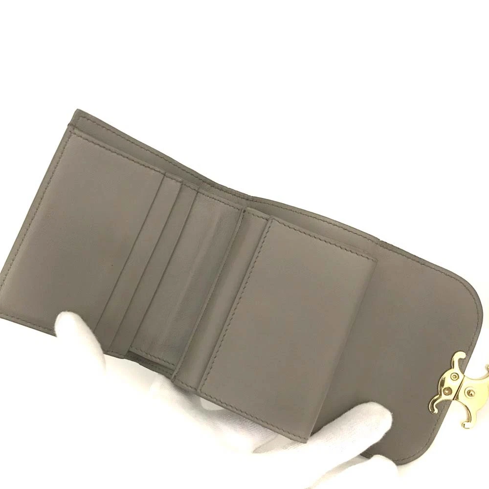 $560 CELINE Triomphe Leather Trifold Wallet Gray