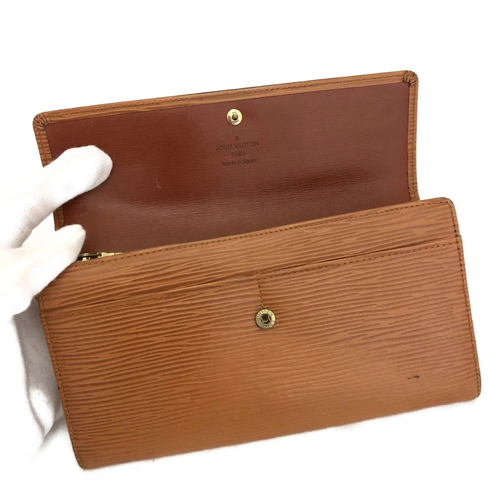 $805 1997 Louis Vuitton Epi Porte Feuille Sarah Leather Long Bifold Wallet CA0947