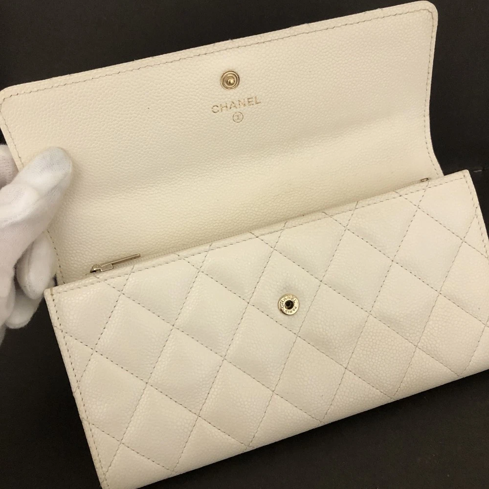 CHANEL CC Quilted Matelasse Grained Calfskin Bifold Wallet/8CG0208