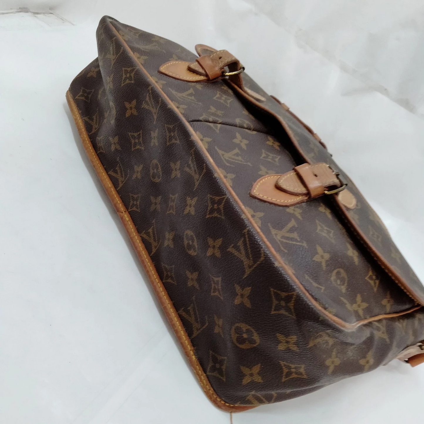 $1550 1992 Louis Vuitton Monogram Sac Gibeciere GM AR0992