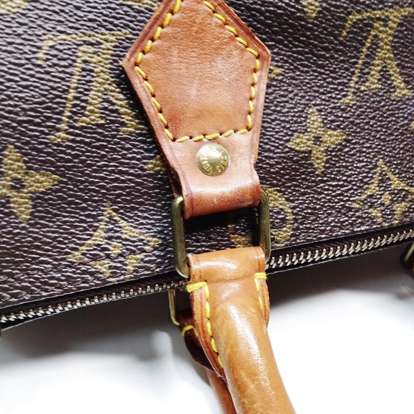 $1490 1987 Louis Vuitton Monogram Speedy 25 MI872