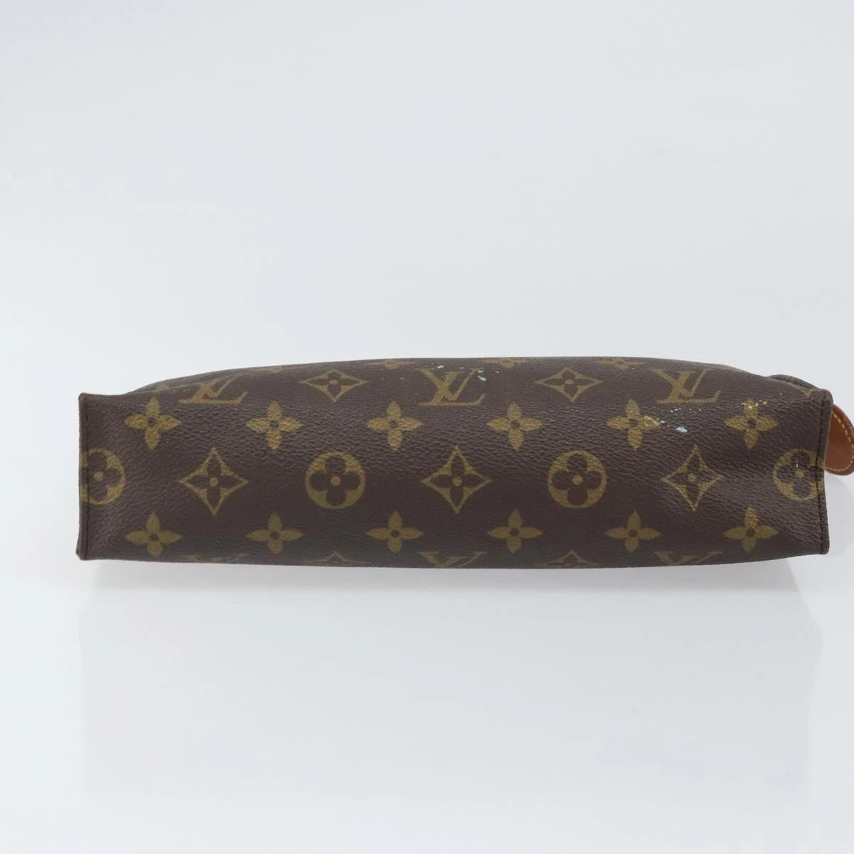 $760 LOUIS VUITTON Monogram Toiletry Pouch 26