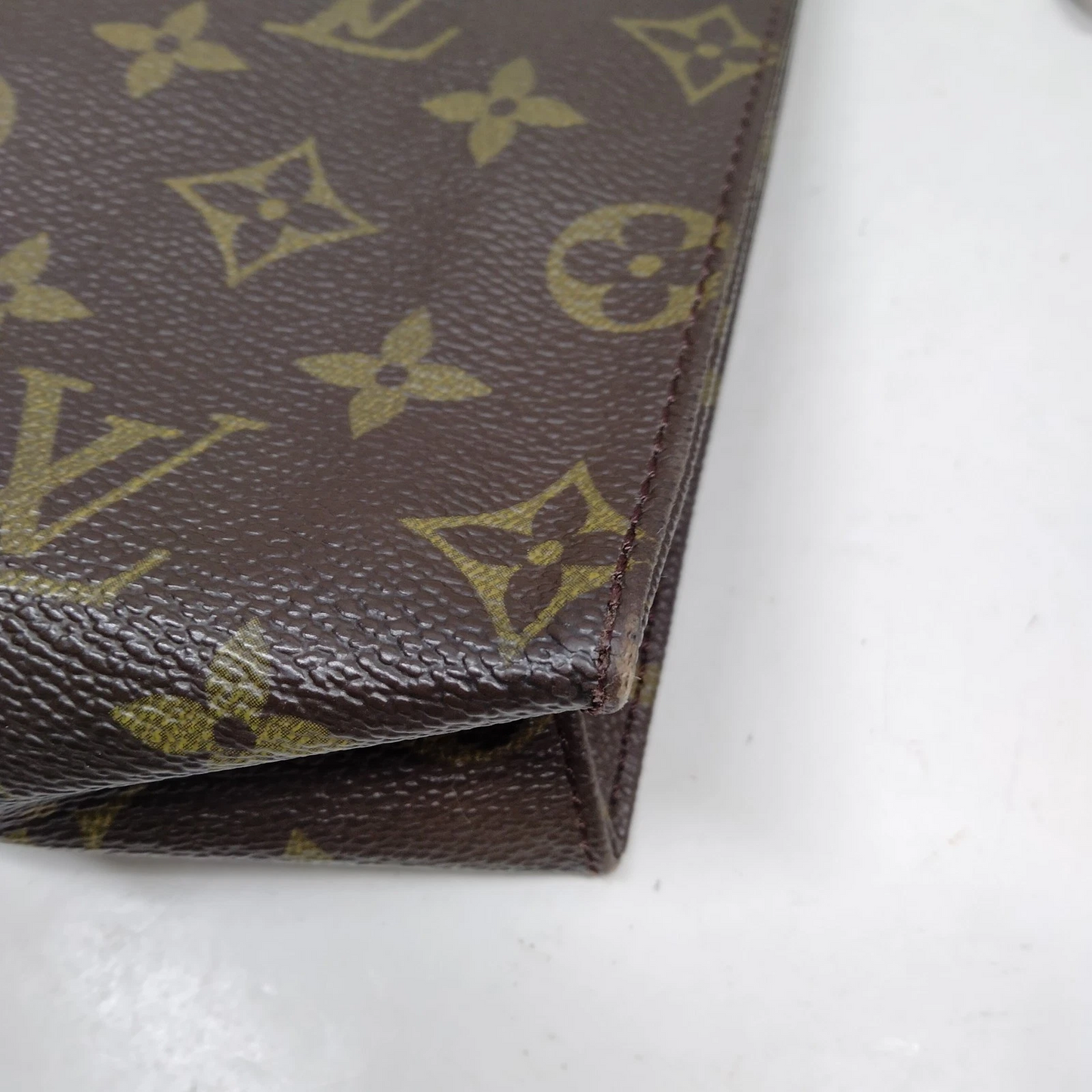 $760 1995 Louis Vuitton Toiletry 26 Brown Monogram TH8905