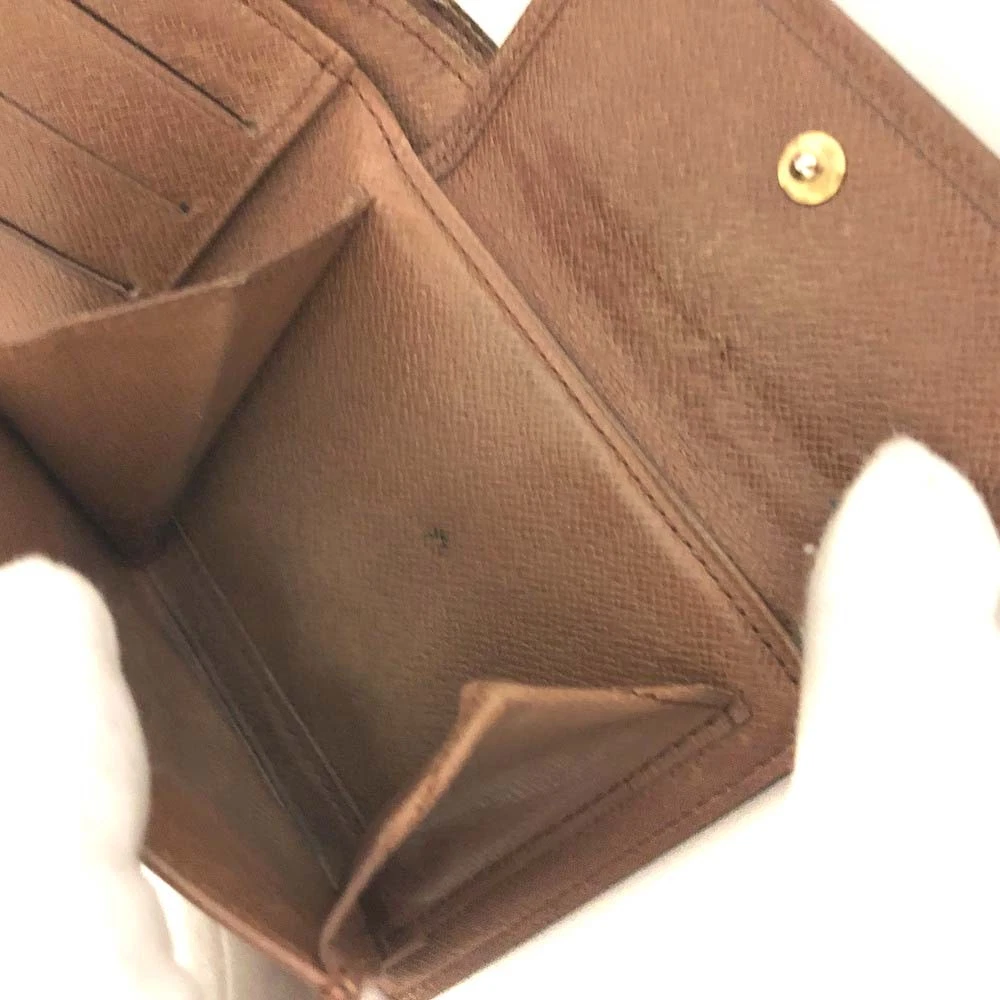 $615 1992 Louis Vuitton Monogram Marco Wallet CA0932