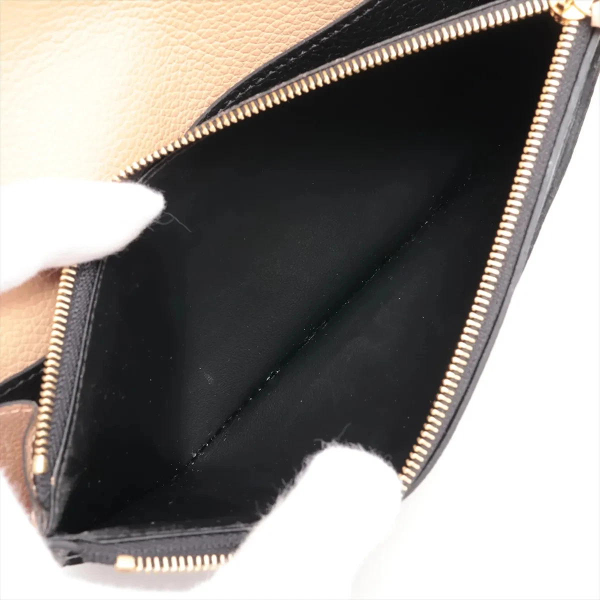 Louis Vuitton Empreinte Portofeuille Emilie M62369 Noir Long Wallet There is a s