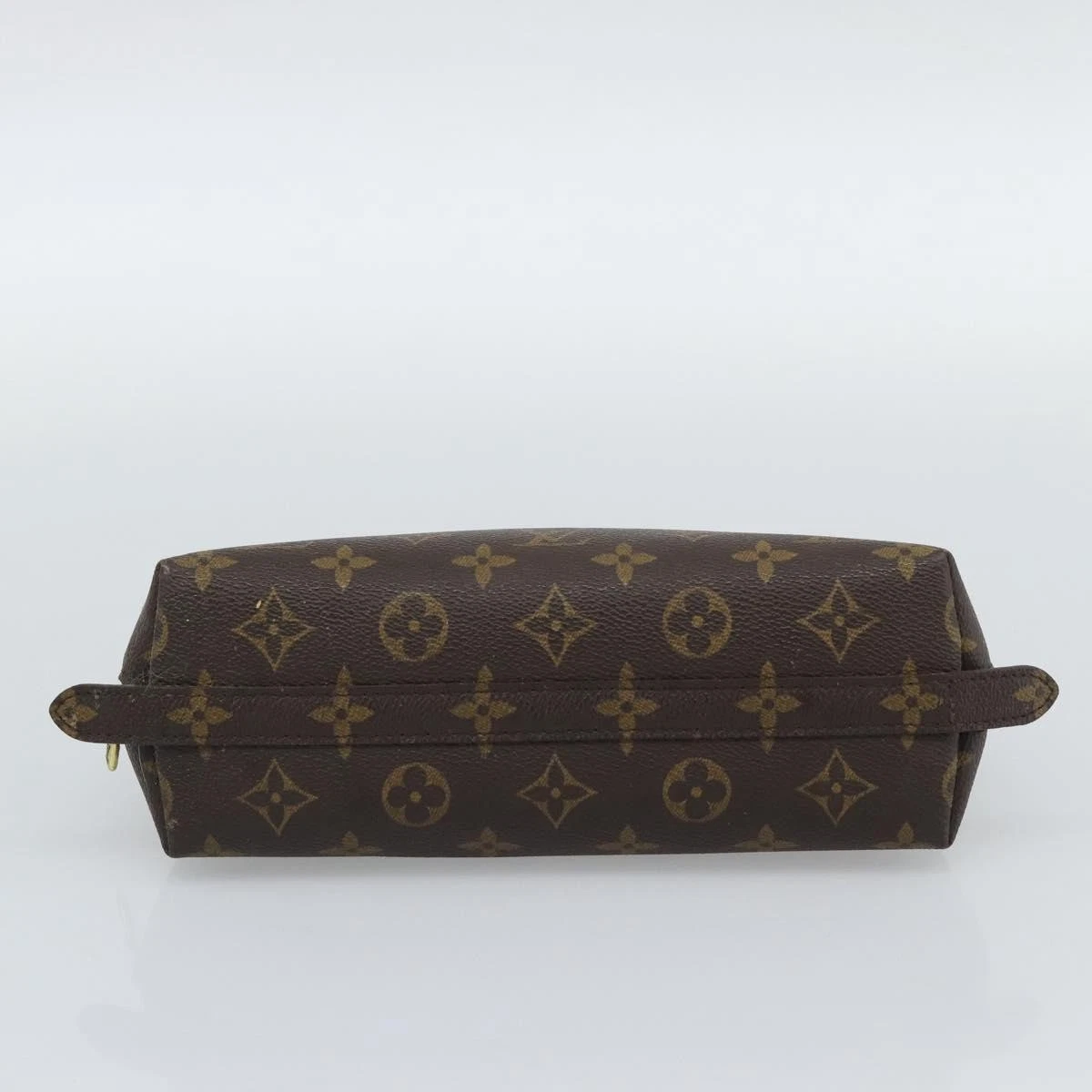 $735 2003 LOUIS VUITTON Monogram Trousse Demi Ronde TH0053