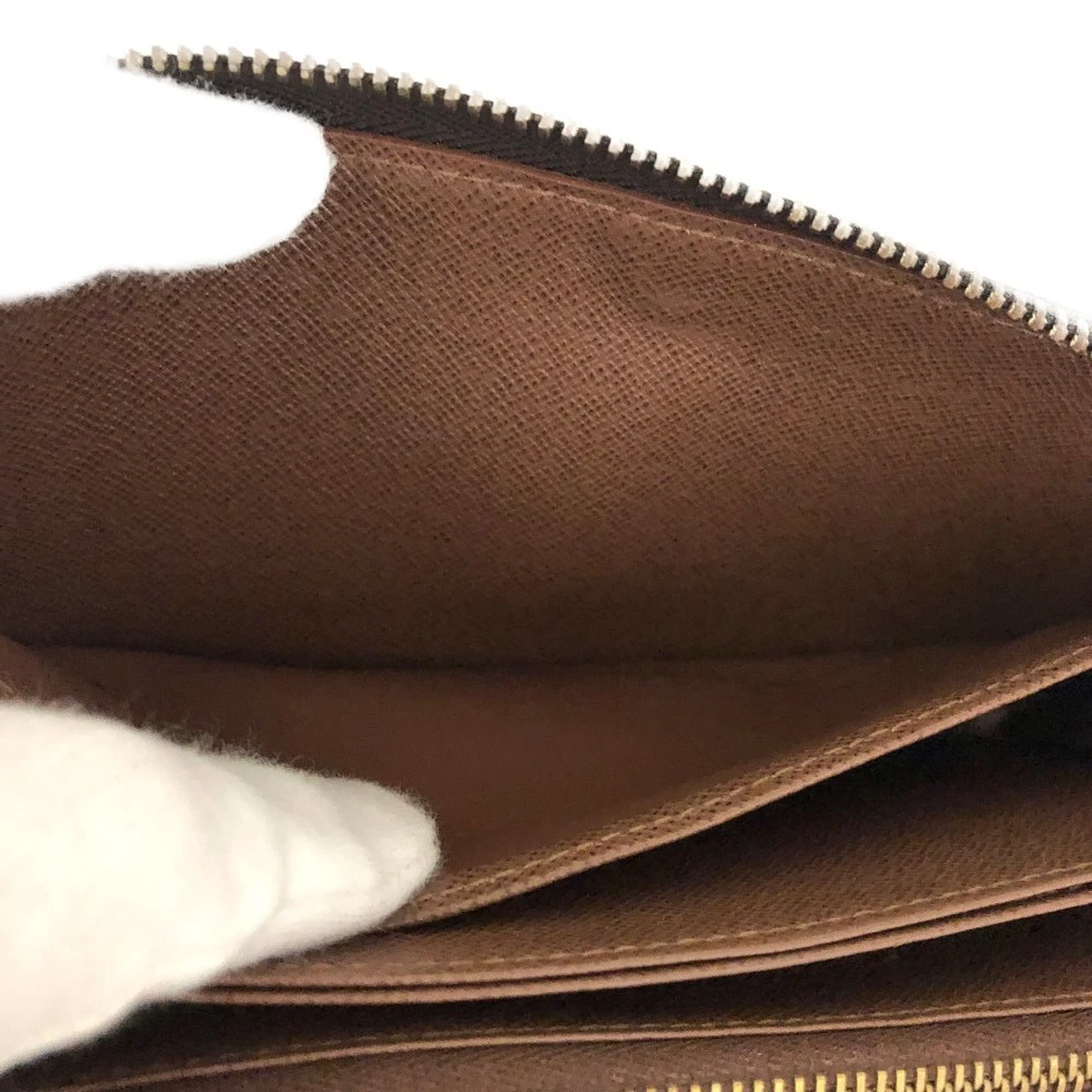 $960 2009 Louis Vuitton Monogram Zippy Wallet  CA3039
