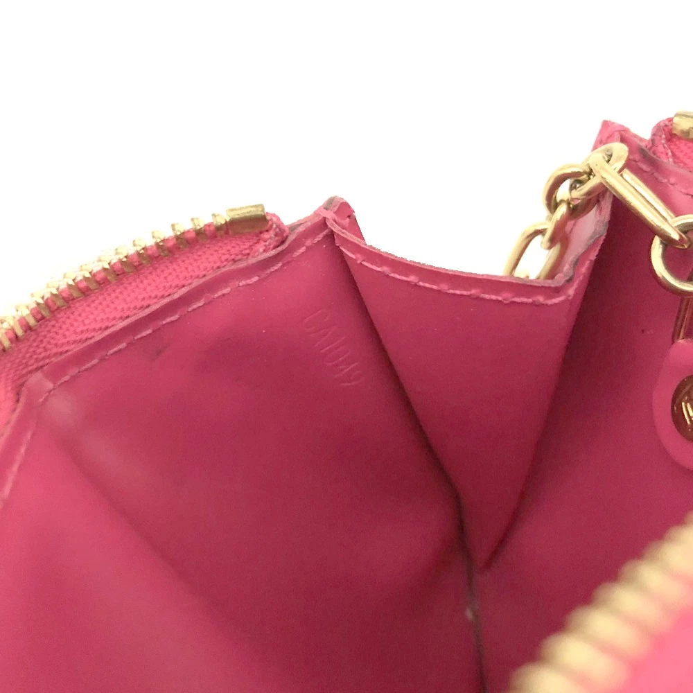 $390 2009 Louis Vuitton Monogram Vernis Key Pouch Pink CA1049