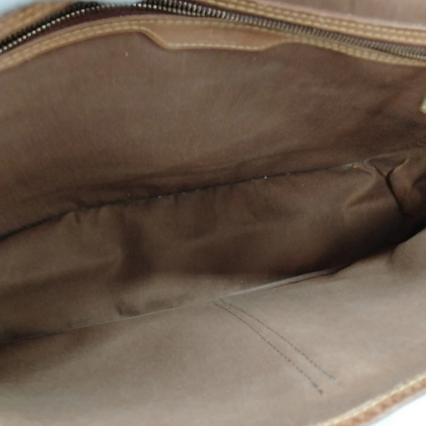 $1550 1992 Louis Vuitton Monogram Sac Gibeciere GM AR0992