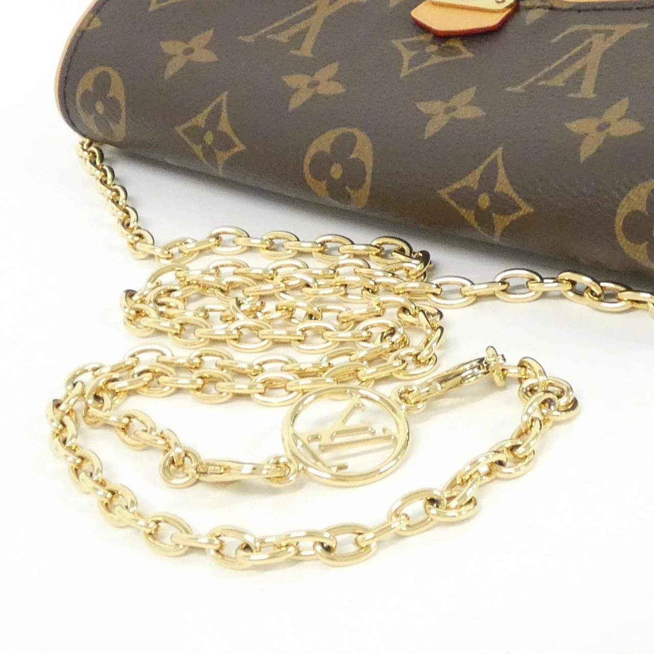 $1680 RFID Louis Vuitton Monogram Pochette Camille Crossbody