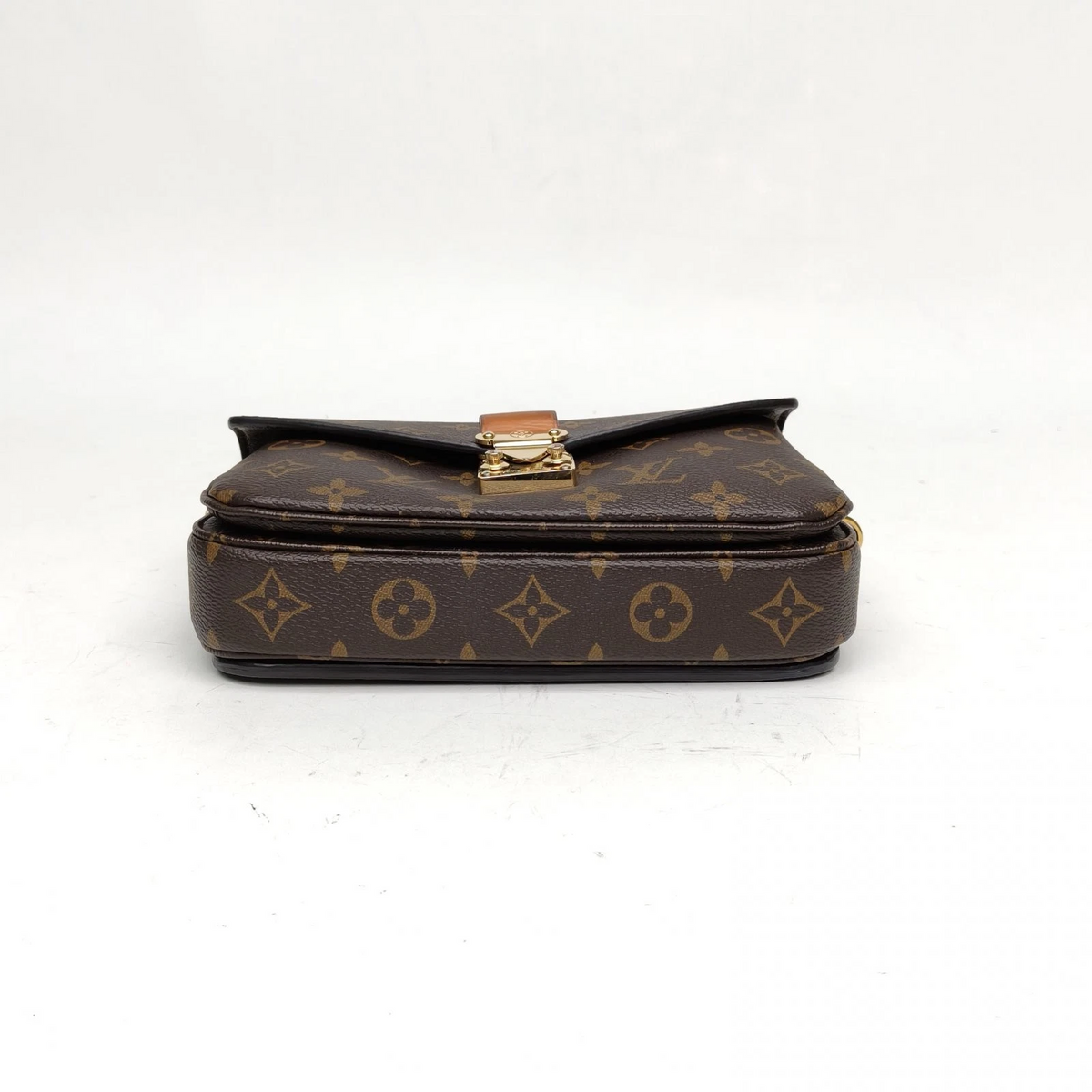 $3350 RFID Louis Vuitton Monogram Pochette Metis East West
