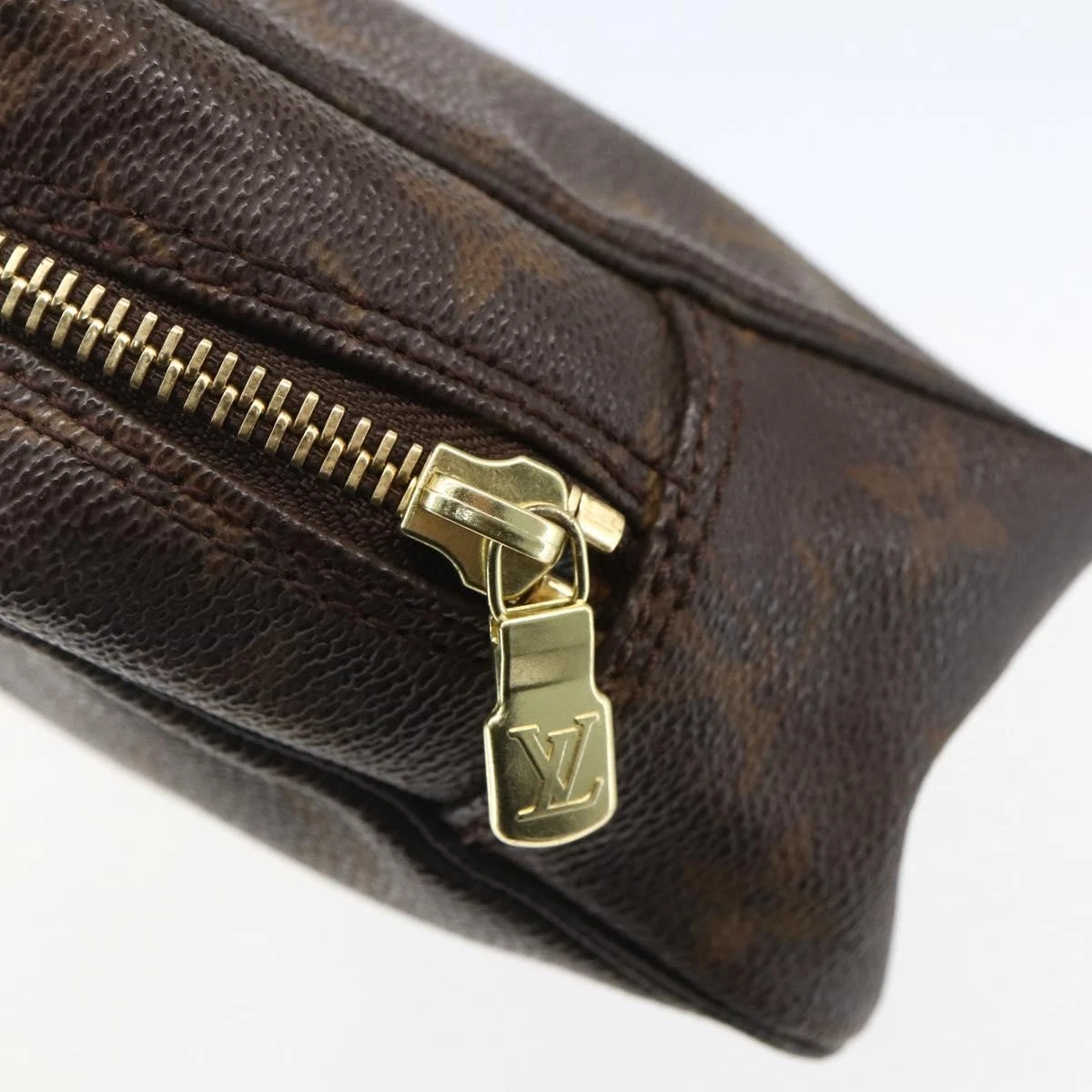 $600 1988 LOUIS VUITTON Monogram Trousse Toilette 23 883TH