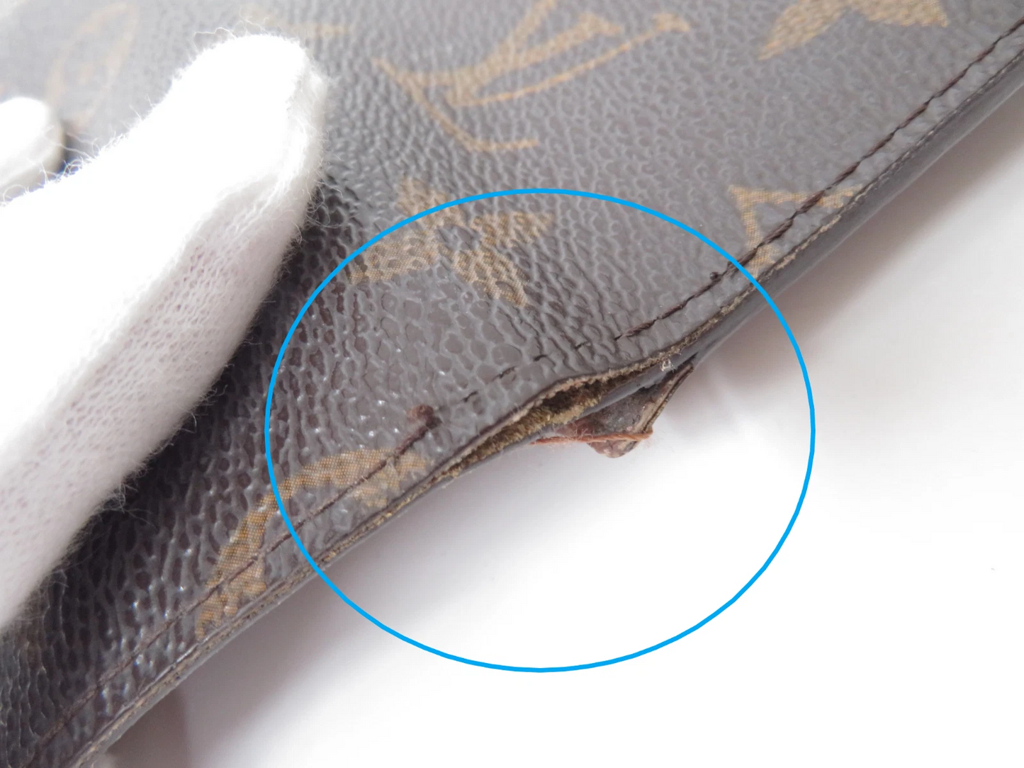 $610 2008 LOUIS VUITTON Monogram Alexandra Wallet CA4068