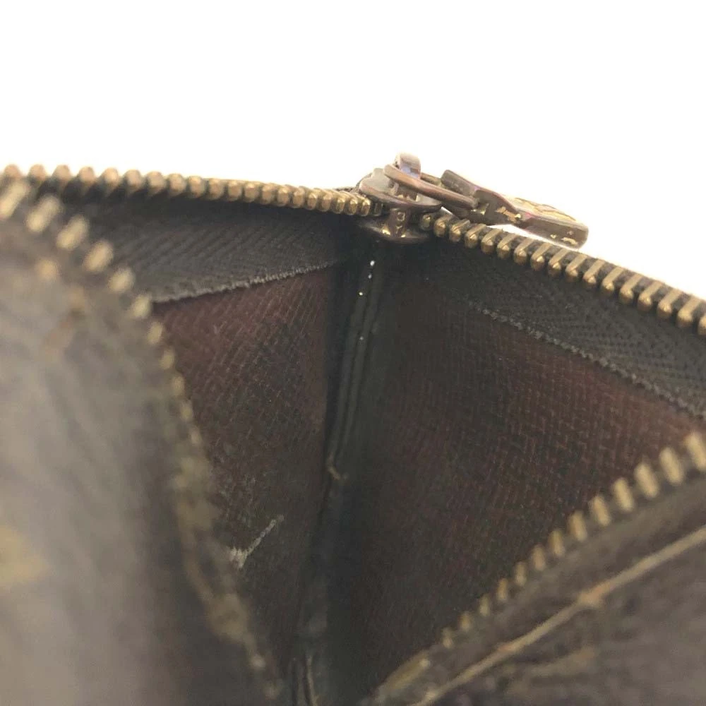 $345 1991 Louis Vuitton Monogram Key Pouch  ET1901