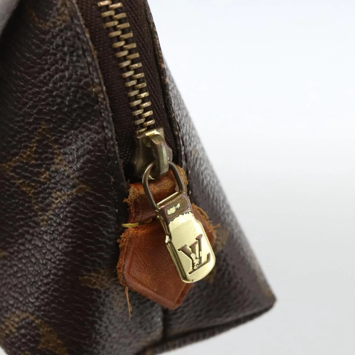 LOUIS VUITTON Monogram Pochette Cosmetic PM Pouch M43998 LV Auth BAZ755