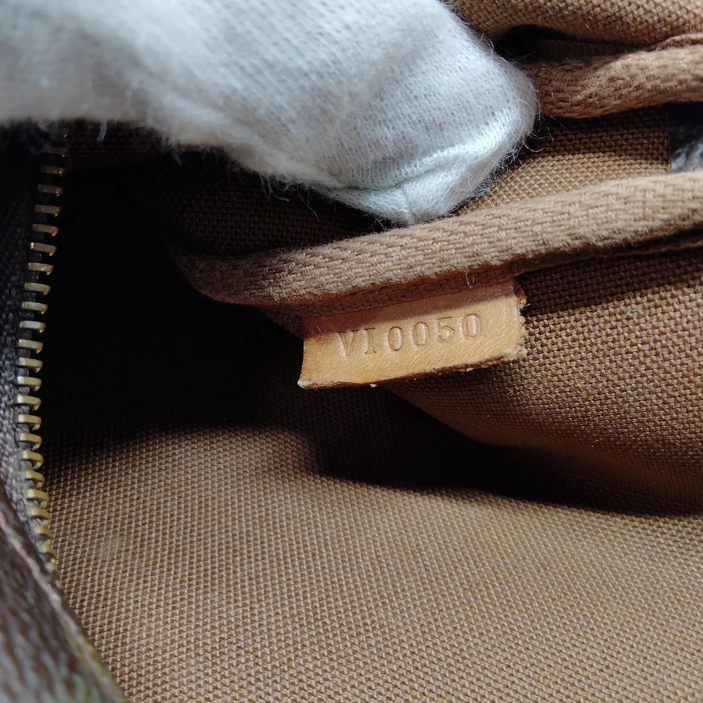 Louis Vuitton Pochette Accessoires Brown Monogram VI0050