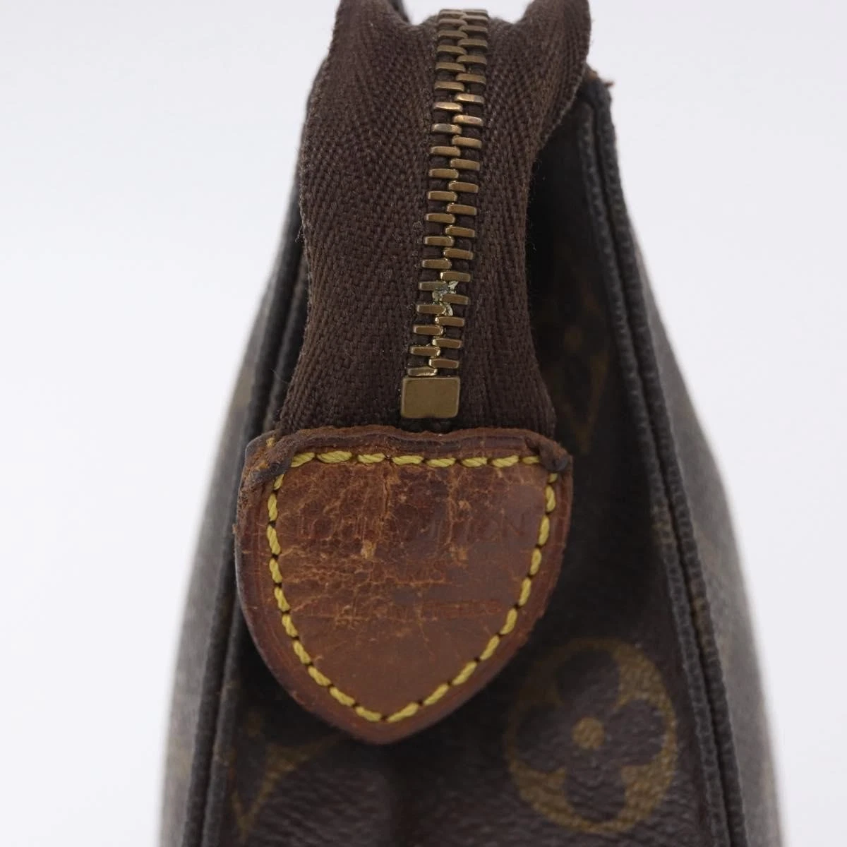 $760 1991 LOUIS VUITTON Monogram Toiletry Pouch 26 TH0971
