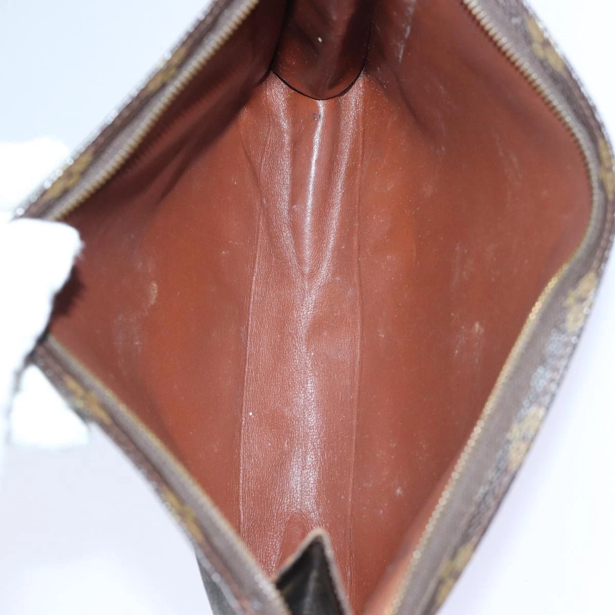 $760 LOUIS VUITTON Monogram Toiletry Pouch 26