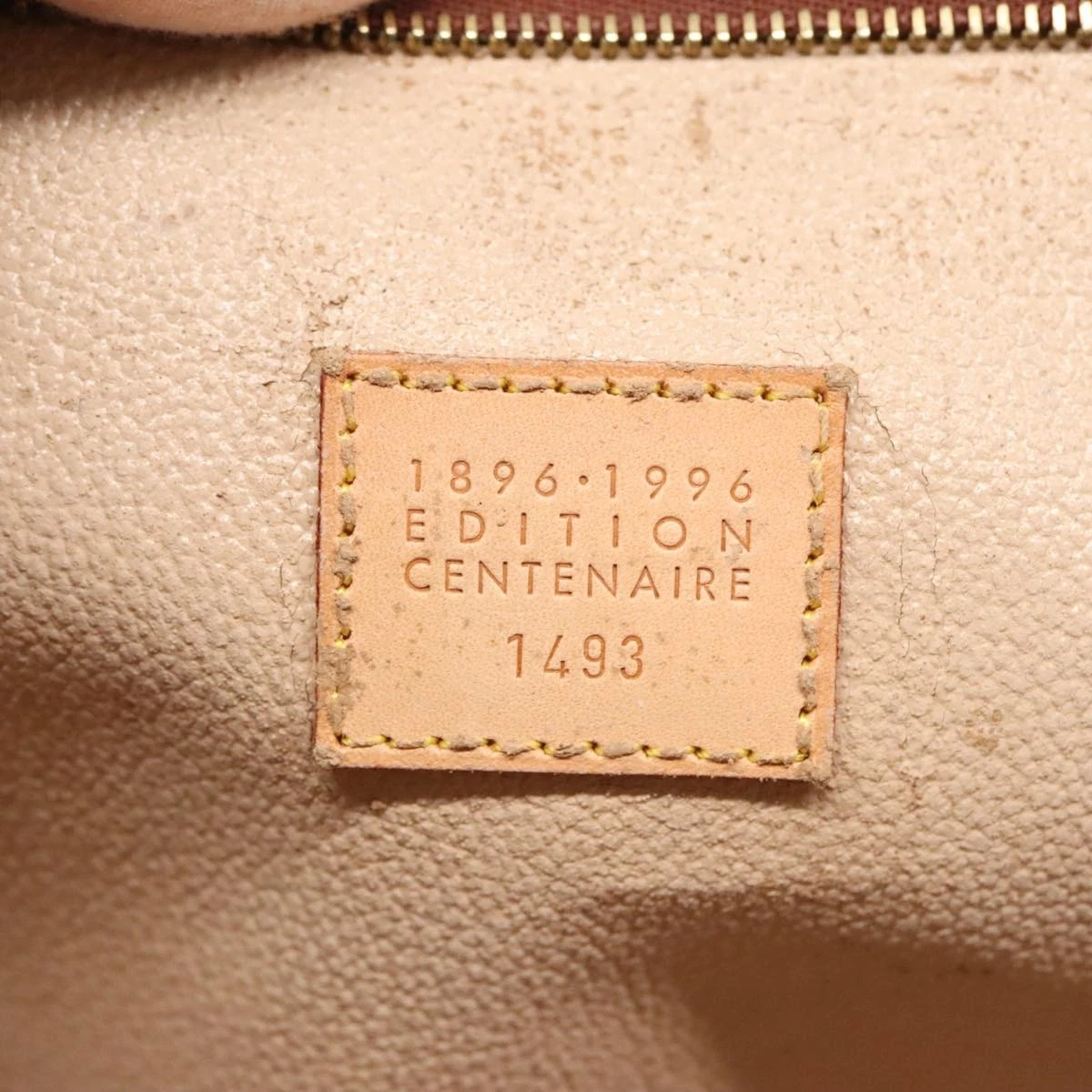$760 1996 LOUIS VUITTON Damier Ebene Toiletry Pouch 26 TH0956
