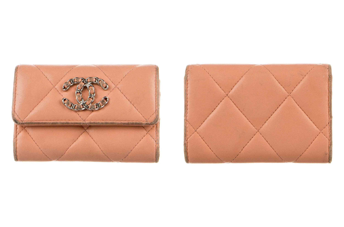 $1125 Chanel 19 Peach Quilted Leather Small Flap Wallet with Interlocking Chain CC 10021114
