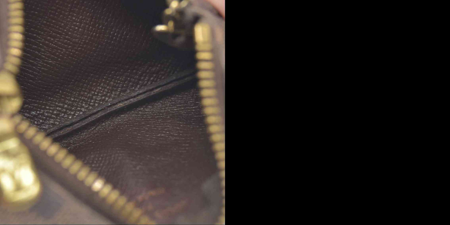 $345 2004 Louis Vuitton Damier Ebene Key Pouch CA0064
