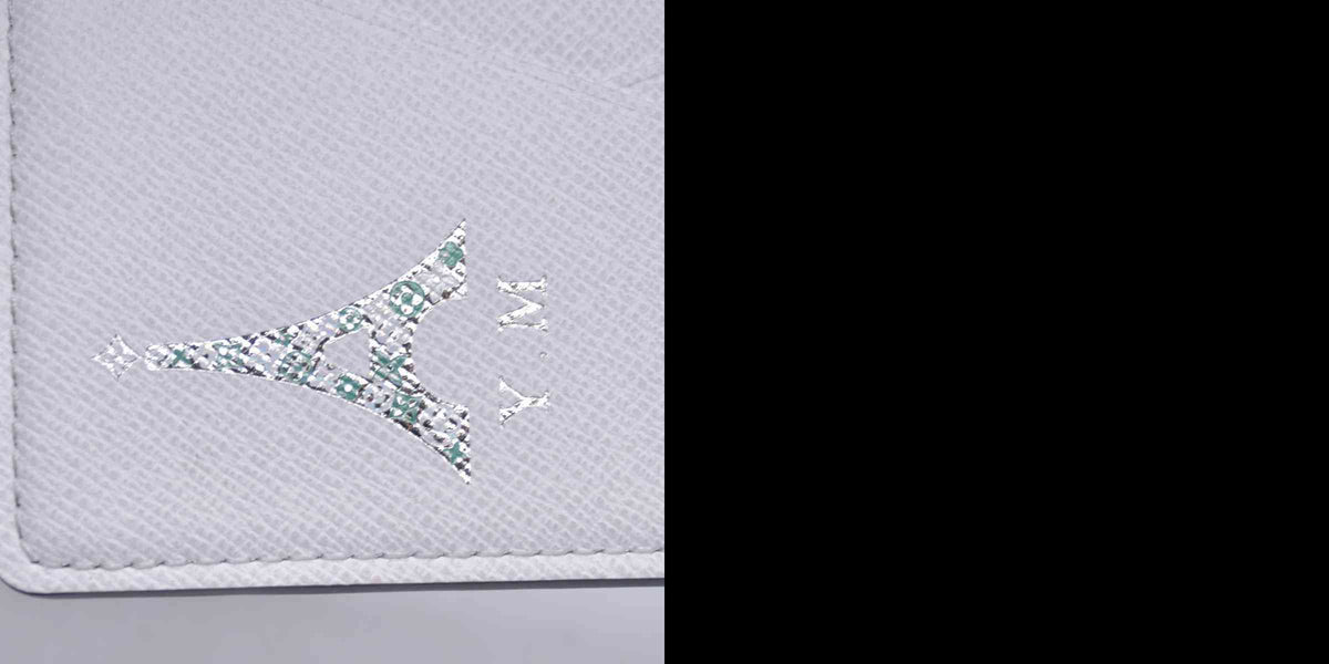$575 Louis Vuiton Taigarama Pocket Organizer NM Optic White RFID CONSIGNMENT 10021158