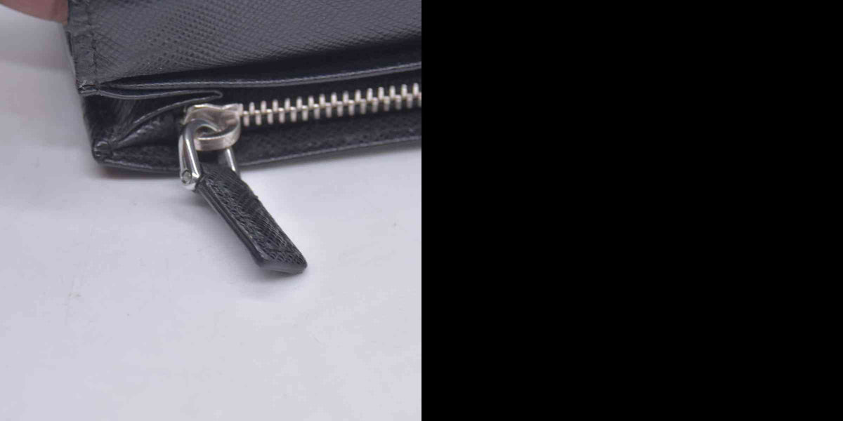 $995 Prada Saffiano Bicolore Long Wallet Leather Long Wallet CONSIGNMENT 10020929
