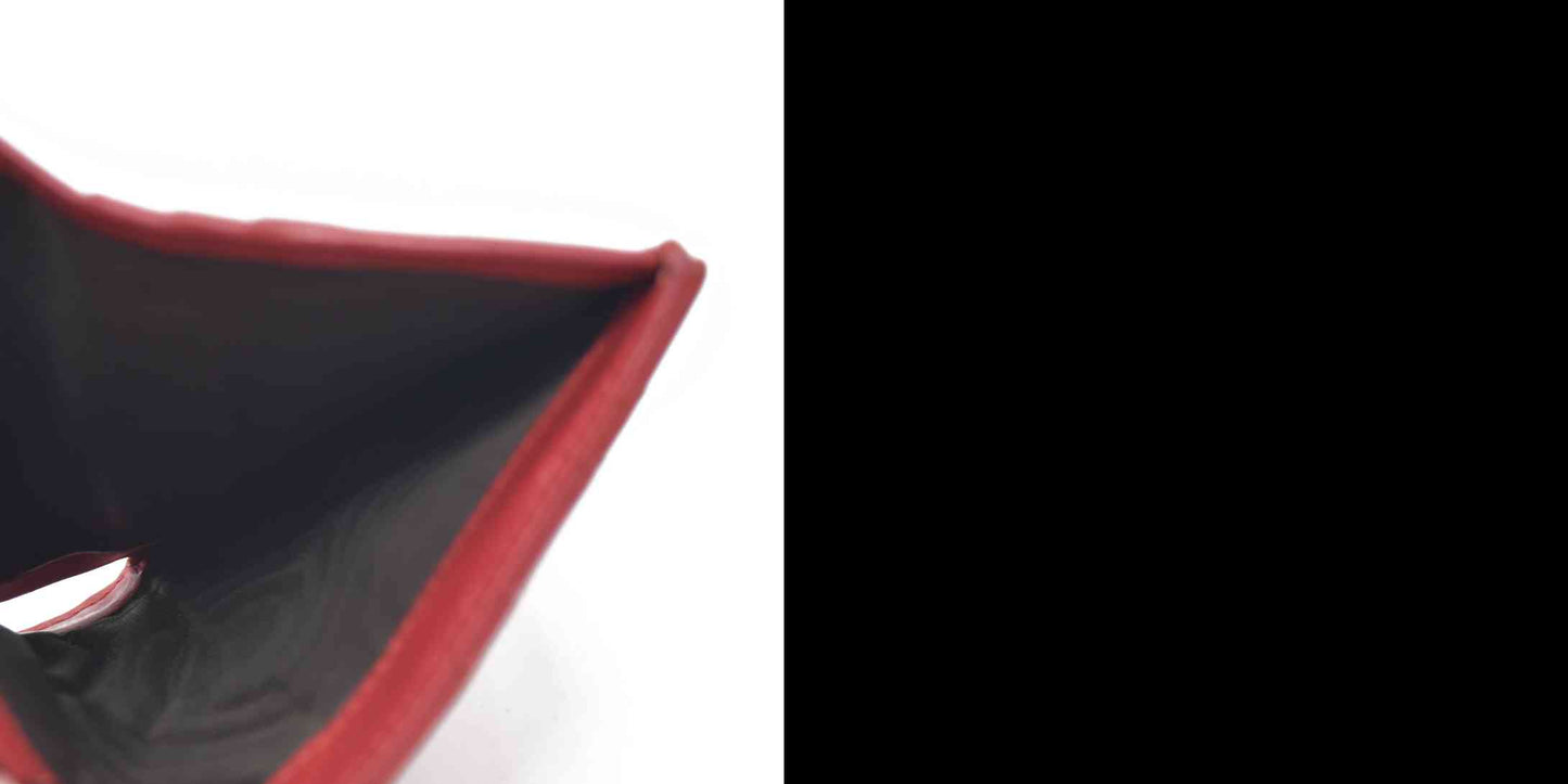 AUCTION $540 GUCCI GG Marmont Quilted Leather Bifold Wallet Red